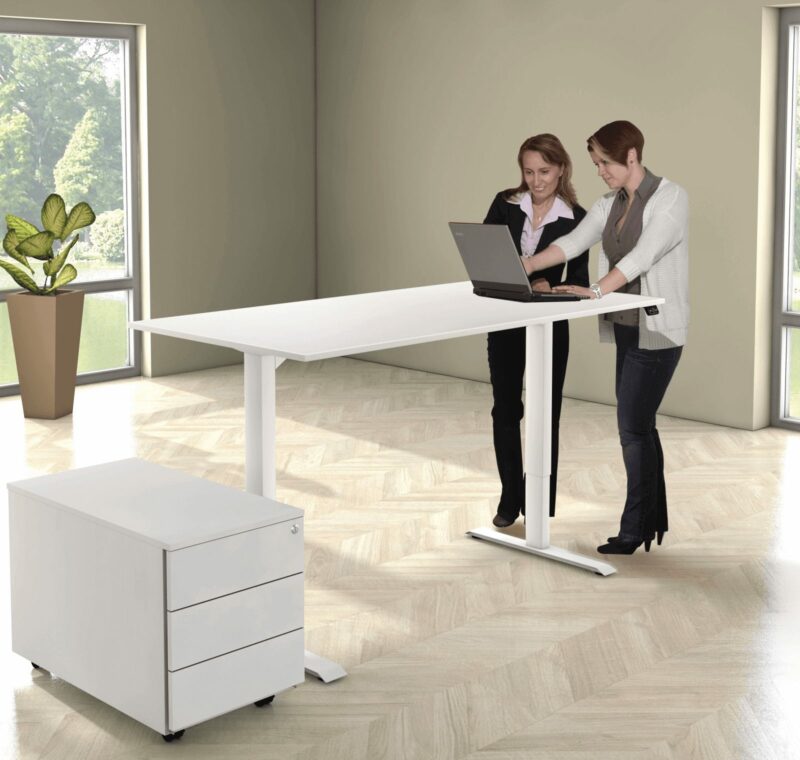 Schreibtisch-elektrisch hoehenverstellbar-weiß