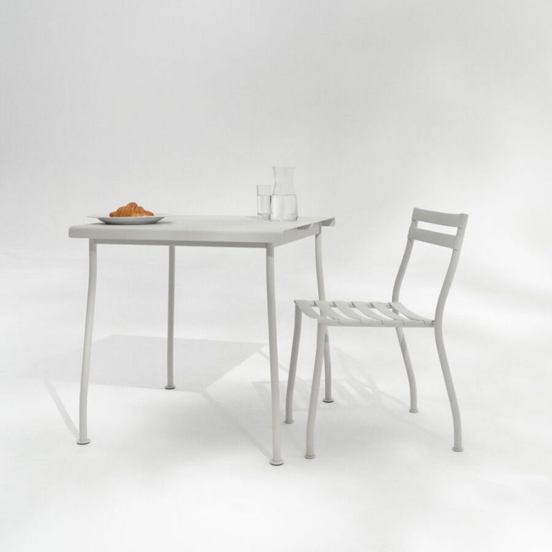 outdoor-tisch-flaner-klein-lichtgrau-1.5
